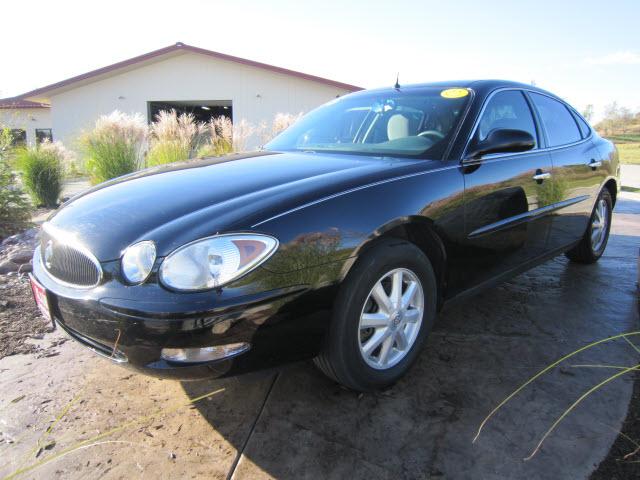 Buick LaCrosse 2005 photo 2