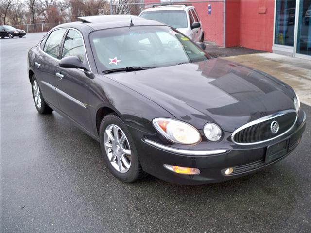 Buick LaCrosse 2005 photo 2