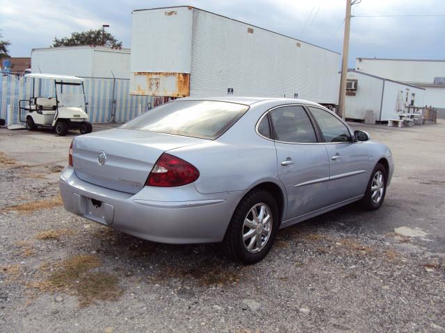 Buick LaCrosse 2005 photo 2