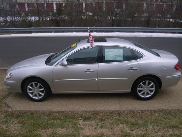 Buick LaCrosse 2005 photo 2