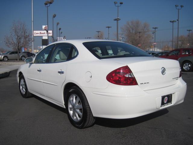 Buick LaCrosse 2005 photo 1