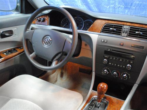 Buick LaCrosse 2005 photo 2