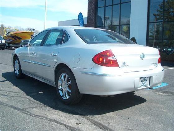 Buick LaCrosse 2005 photo 2