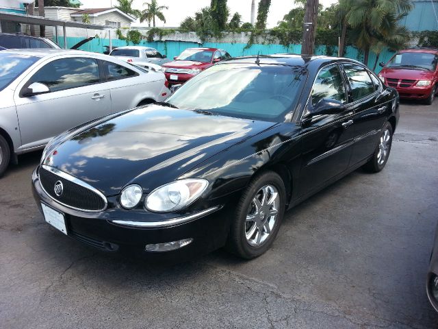 Buick LaCrosse 2005 photo 2