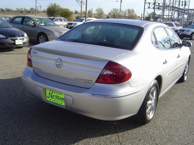 Buick LaCrosse 2005 photo 2