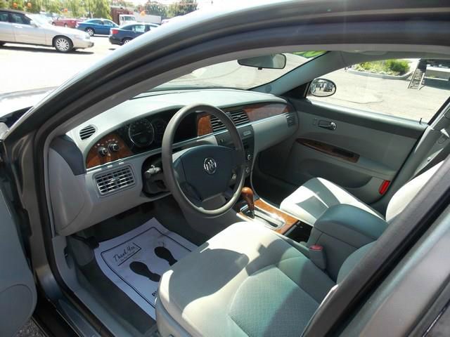 Buick LaCrosse 2005 photo 2