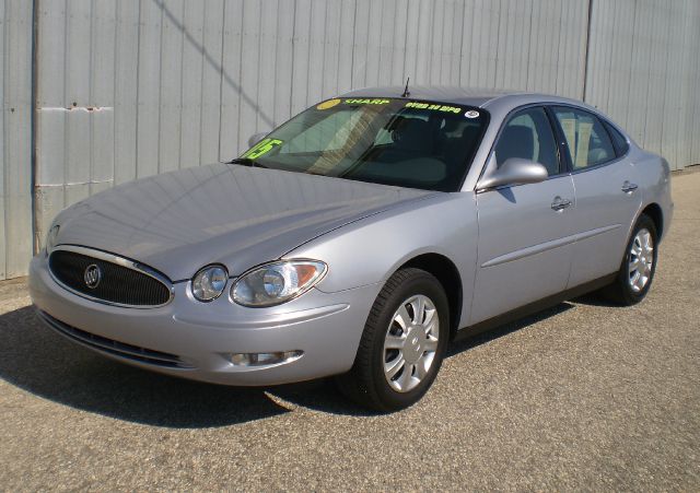 Buick LaCrosse 2005 photo 1