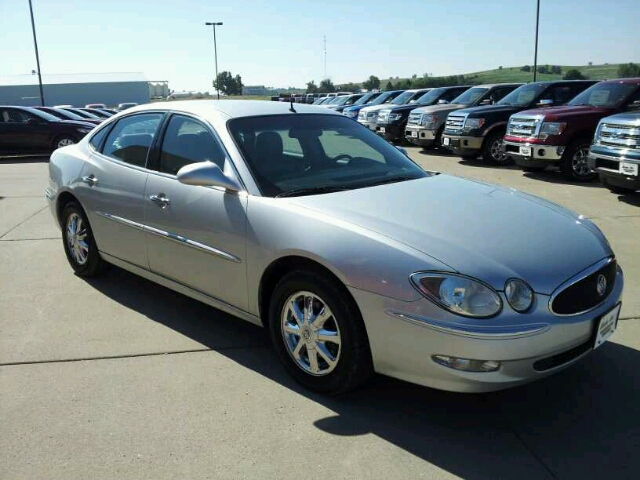 Buick LaCrosse 2005 photo 1