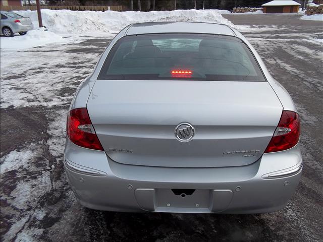 Buick LaCrosse 2005 photo 2