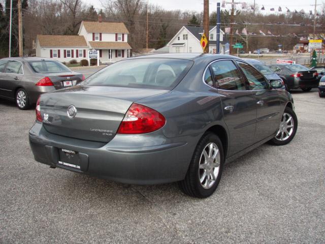 Buick LaCrosse 2005 photo 2