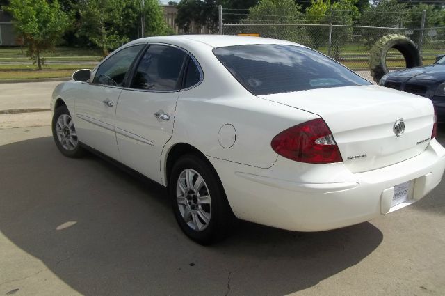 Buick LaCrosse 2005 photo 3