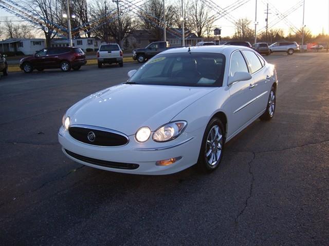 Buick LaCrosse 2005 photo 2