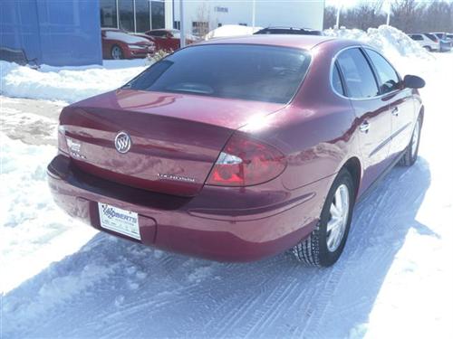 Buick LaCrosse 2005 photo 2