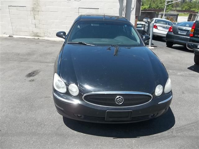 Buick LaCrosse 2005 photo 2