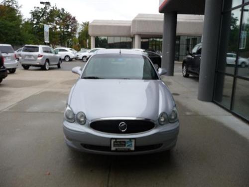 Buick LaCrosse 2005 photo 2