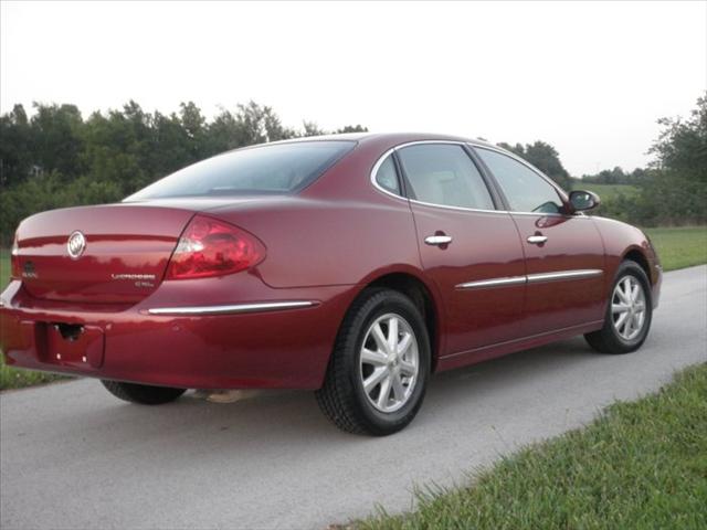 Buick LaCrosse 2005 photo 2