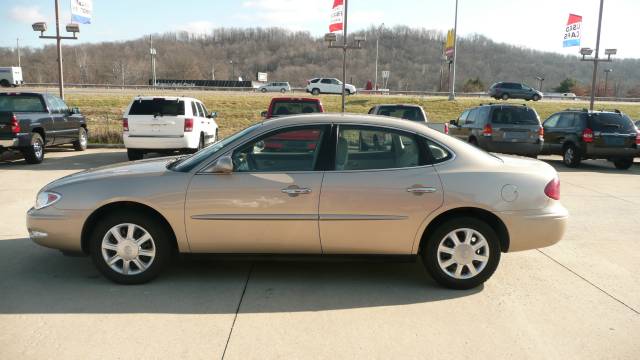 Buick LaCrosse 2005 photo 2