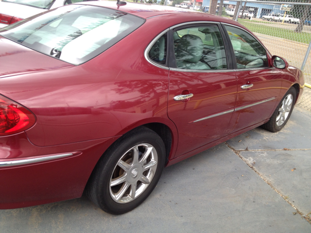 Buick LaCrosse 2006 photo 2