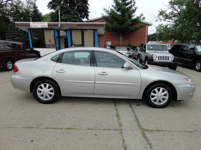 Buick LaCrosse 2006 photo 2