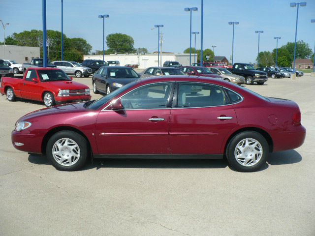 Buick LaCrosse 2006 photo 2