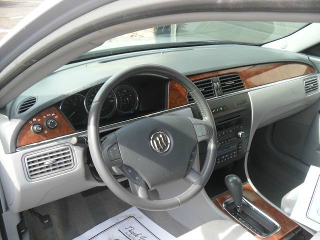 Buick LaCrosse 2006 photo 2