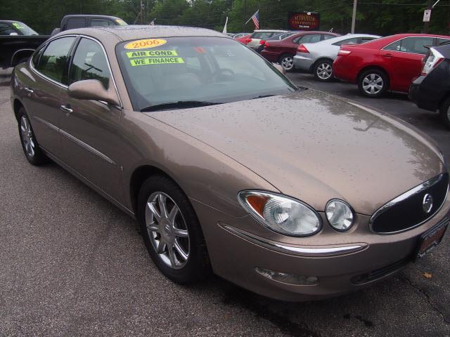 Buick LaCrosse 2006 photo 2