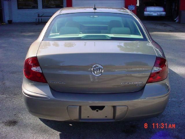 Buick LaCrosse 2006 photo 2