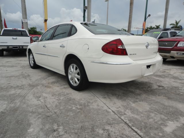 Buick LaCrosse 2006 photo 1