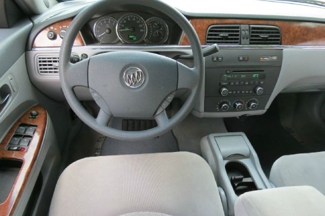 Buick LaCrosse 2006 photo 24