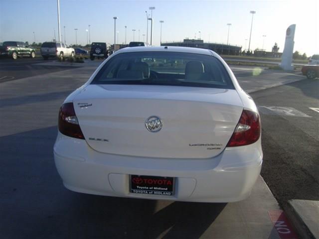 Buick LaCrosse 2006 photo 6