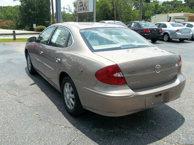 Buick LaCrosse 2007 photo 2