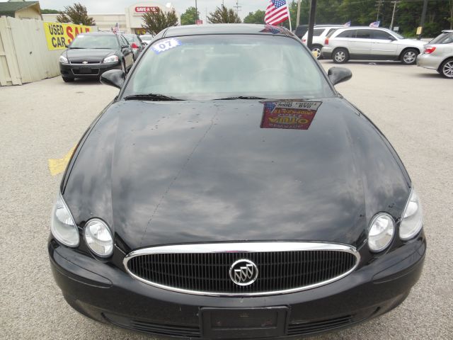 Buick LaCrosse 2007 photo 2