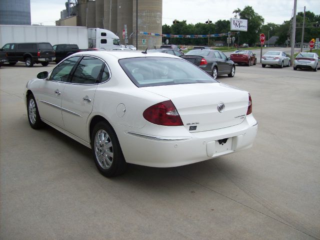 Buick LaCrosse 2007 photo 2