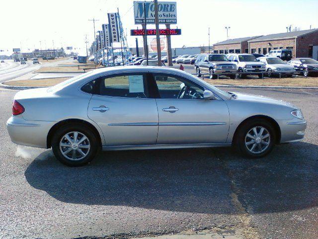 Buick LaCrosse 2008 photo 2