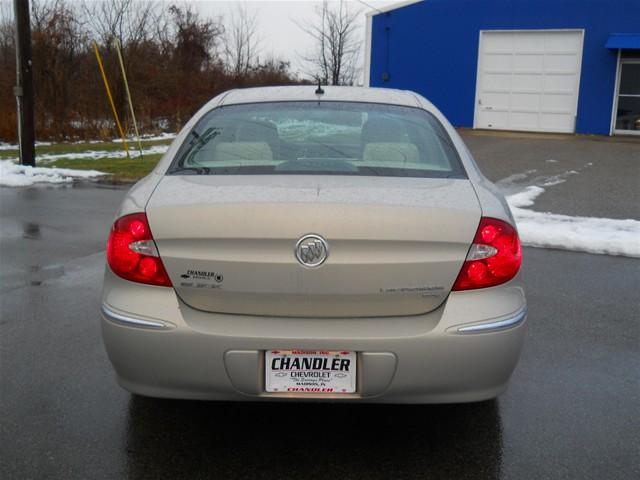 Buick LaCrosse 2008 photo 2