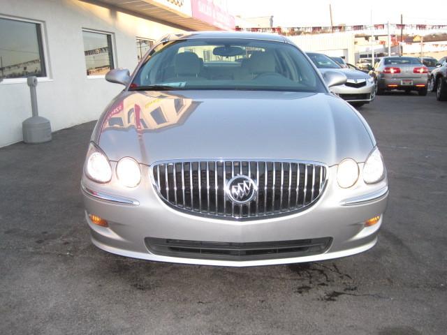 Buick LaCrosse 2008 photo 2