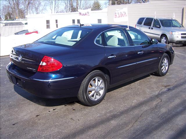 Buick LaCrosse 2008 photo 2