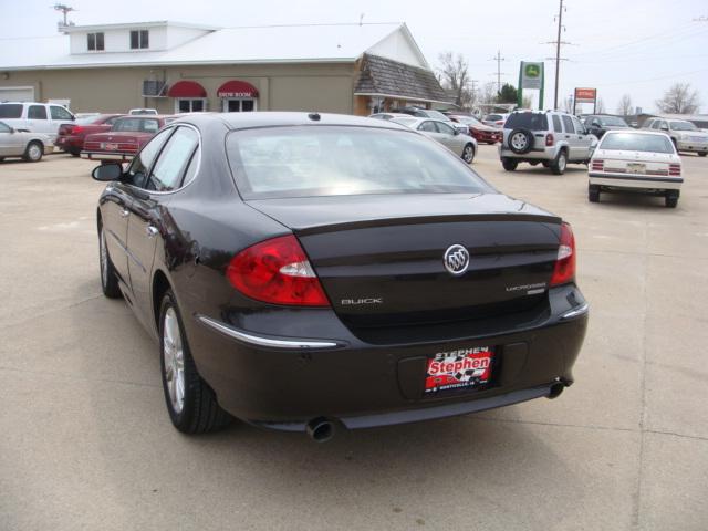 Buick LaCrosse 2008 photo 2