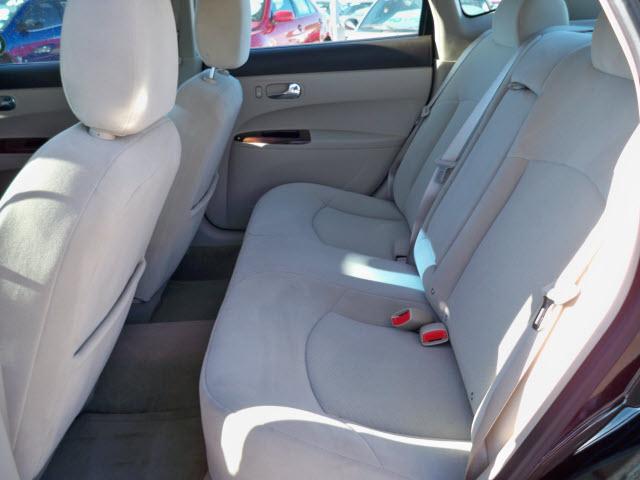 Buick LaCrosse 2008 photo 2