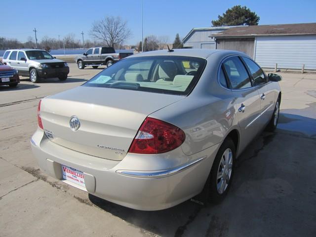 Buick LaCrosse 2008 photo 2