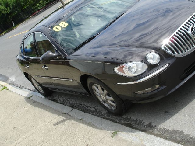 Buick LaCrosse 2008 photo 2