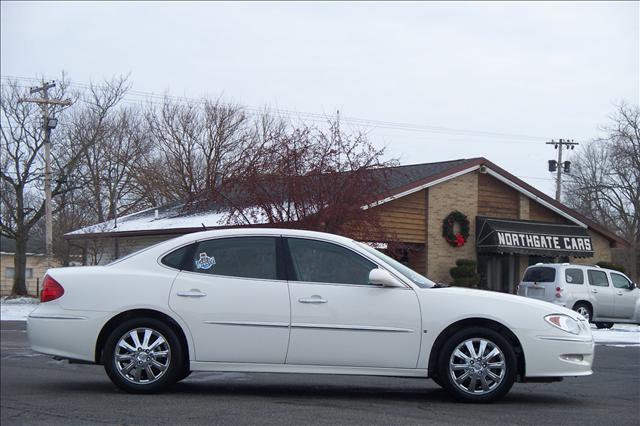 Buick LaCrosse 2008 photo 2