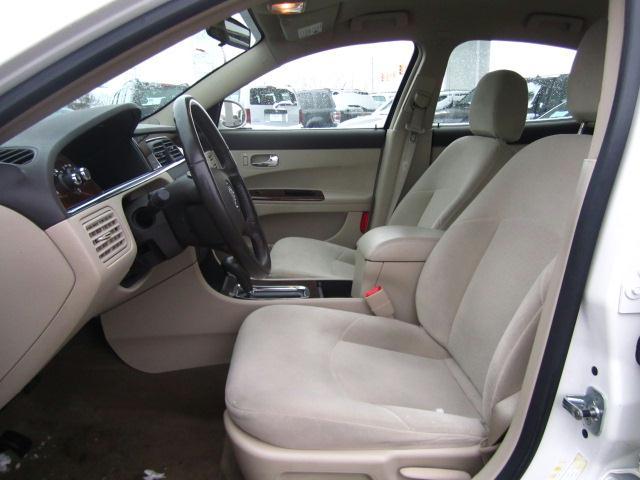 Buick LaCrosse 2008 photo 2