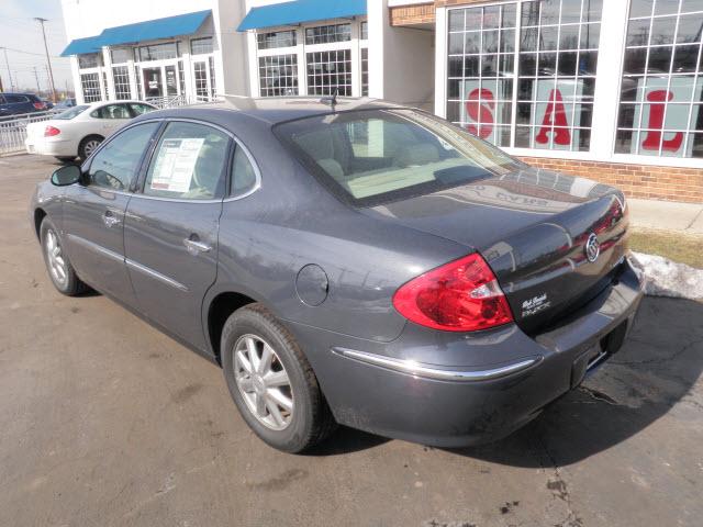 Buick LaCrosse 2008 photo 2