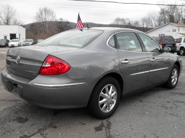 Buick LaCrosse 2008 photo 2