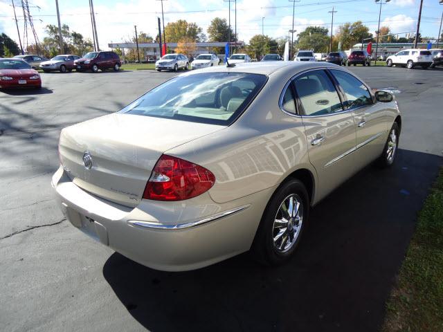 Buick LaCrosse 2008 photo 2