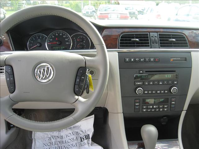 Buick LaCrosse 2008 photo 2