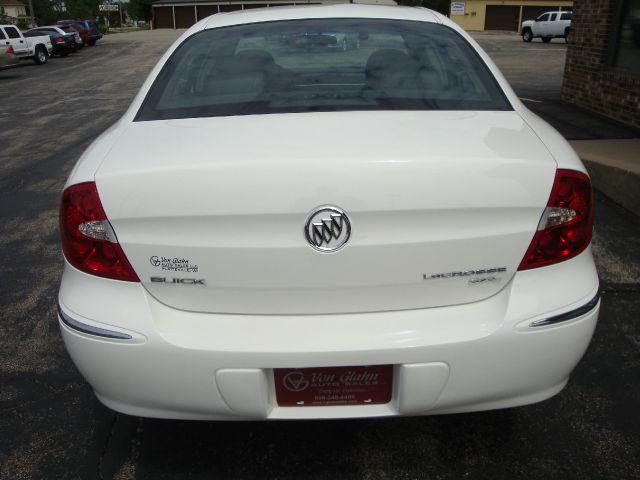 Buick LaCrosse 2009 photo 2