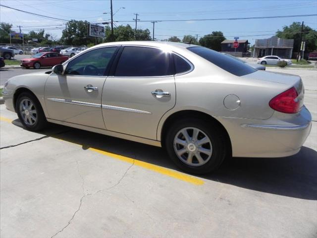 Buick LaCrosse 2009 photo 2