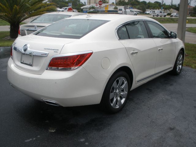 Buick LaCrosse 2010 photo 4